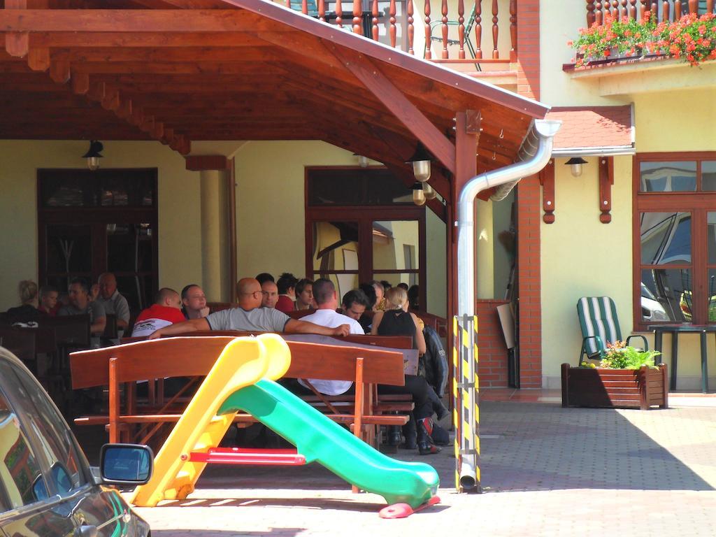 Hotel St.Florian Štúrovo Exteriör bild